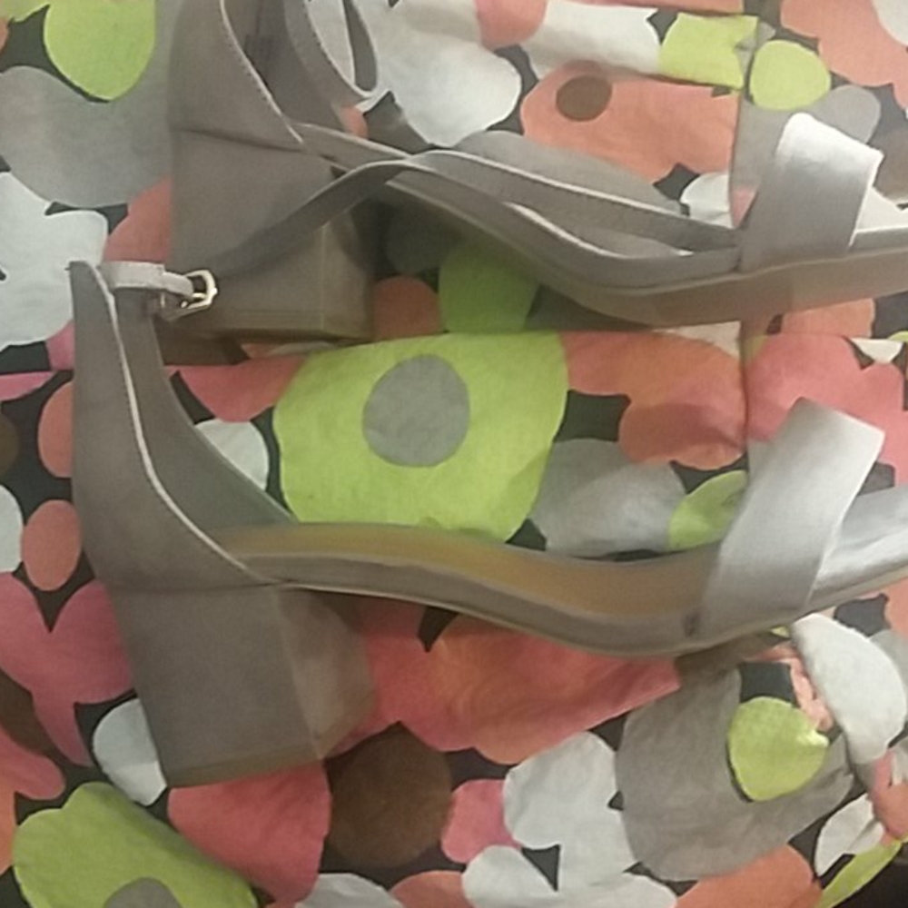 Shoes - Picture 6 of 6